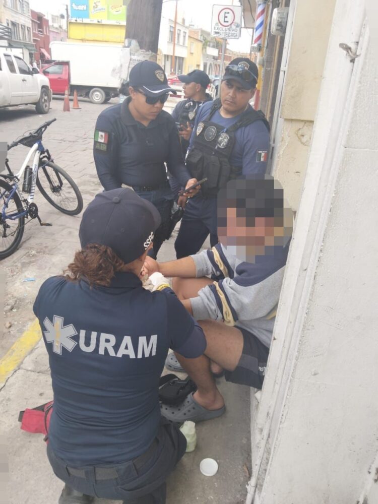 POLICÍA DE LA CAPITAL AUXILIA A JOVEN EN CRISIS EMOCIONAL EN EL CENTRO HISTÓRICO.
