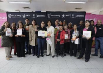 DIF MUNICIPAL FORTALECE A EMPRENDEDORES DEL MERCADITO INCLUSIVO CON HERRAMIENTAS DIGITALES.