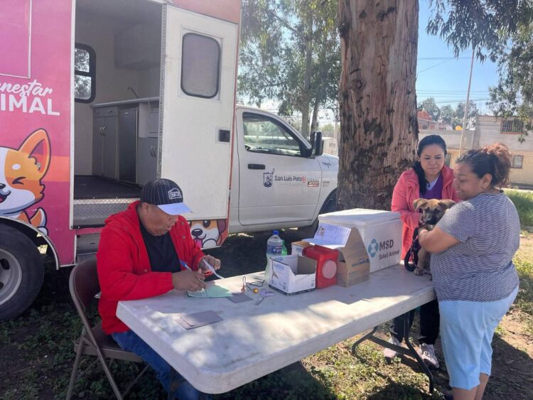 ENRIQUE GALINDO Y EMPRESARIOS UNEN ESFUERZOS PARA REHABILITAR LA ZONA INDUSTRIAL.