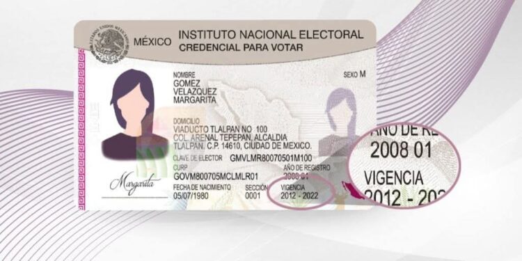 GUARDIA CIVIL ESTATAL DECOMISA MÁS DE MIL CAJAS CON BEBIDAS ALCOHÓLICAS Y VEHICULOS CON REPORTE DE ROBO.