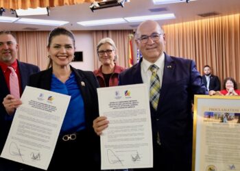GUARDIA CIVIL ESTATAL DECOMISA MÁS DE MIL CAJAS CON BEBIDAS ALCOHÓLICAS Y VEHICULOS CON REPORTE DE ROBO.