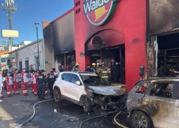 LUTO EN HERMOSILLO: INCENDIO EN WALDO’S DEJA 22 FALLECIDOS, ENTRE ELLOS MENORES.