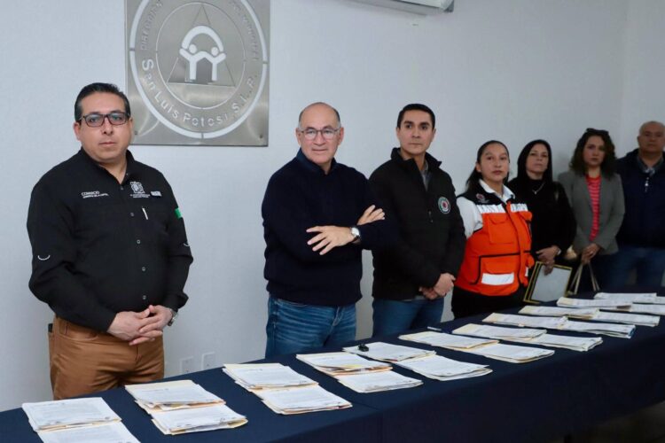 ENTREGAN 150 DICTÁMENES DE PROTECCIÓN CIVIL PARA FORTALECER LA SEGURIDAD Y TRANSPARENCIA EN LA CAPITAL.