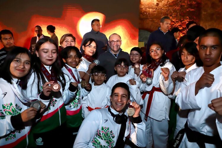 ENTREGAN 150 DICTÁMENES DE PROTECCIÓN CIVIL PARA FORTALECER LA SEGURIDAD Y TRANSPARENCIA EN LA CAPITAL.