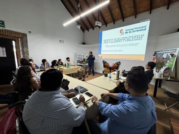 RETIRO MASIVO DE MÁS DE 400 PENDONES NO AUTORIZADOS EN EL PONIENTE DE LA CAPITAL.