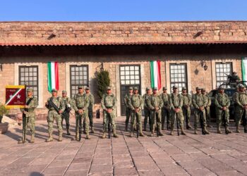 FATIMA BOSCH BRILLA CON UN TRAJE DISEÑADO POR EL POTOSINO FERNANDO ORTIZ