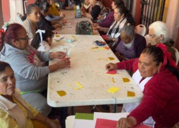 TALLER NAVIDEÑO FOMENTA CREATIVIDAD Y CONVIVENCIA EN LA DELEGACIÓN LA PILA.