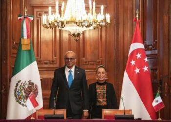 BRILLA EL ÁRBOL NAVIDEÑO EN LA UNIDAD ADMINISTRATIVA Y UNE A LA COMUNIDAD.