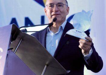 TRABAJOS NOCTURNOS PARA MEJORAR LOS ALREDEDORES DE LA IGLESIA DEL SAUCITO.