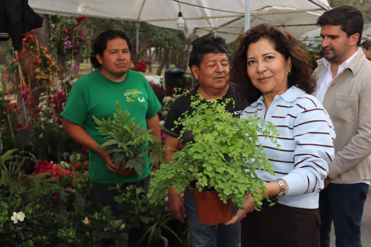 RESCATAN A TRABAJADOR SUSPENDIDO EN EL PISO 34 DEL HOTEL ST. REGIS EN CDMX