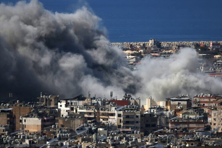 RESCATAN A TRABAJADOR SUSPENDIDO EN EL PISO 34 DEL HOTEL ST. REGIS EN CDMX