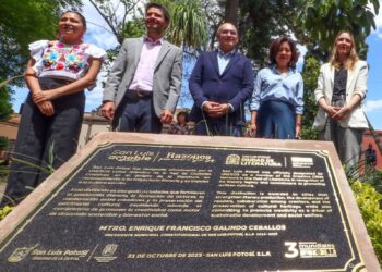 DEVELAN PLACA CON NUEVO NOMBRAMIENTO DE SAN LUIS POTOSÍ CAPITAL, COMO CIUDAD CREATIVA DE LA LITERATURA.