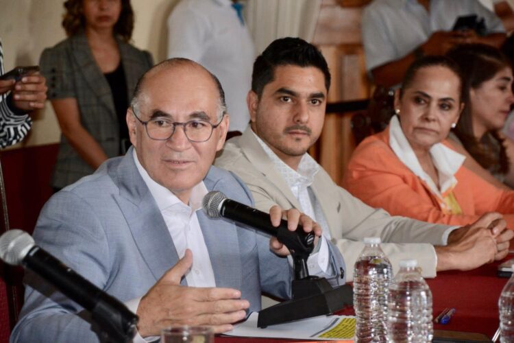 GALINDO RECONOCE Y PREMIA A MAESTROS QUE TRANSFORMAN VIDAS EN SAN LUIS POTOSÍ
