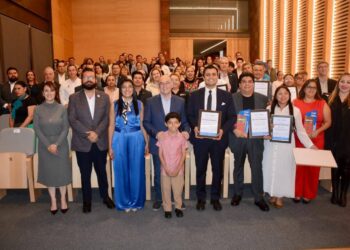 RECONOCEN A LOS HÉROES DEL MEDIO AMBIENTE EN SAN LUIS CAPITAL.