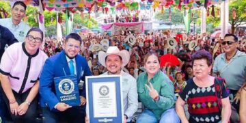XILITLA HACE HISTORIA CON RÉCORD GUINNESS Y LLEVA EL HUAPANGO MEXICANO AL MUNDO