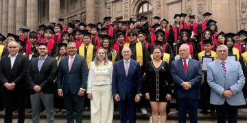 ENRIQUE GALINDO ENCABEZA GRADUACIÓN DE 250 ESTUDIANTES Y REFRENDA APOYO A LA EDUCACIÓN.