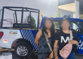 POLICÍA DE LA CAPITAL LOCALIZA A MENOR CON FICHA DE BÚSQUEDA Y LA REÚNE CON SU FAMILIA