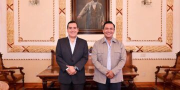 POLICÍA DE LA CAPITAL LOCALIZA A MENOR CON FICHA DE BÚSQUEDA Y LA REÚNE CON SU FAMILIA