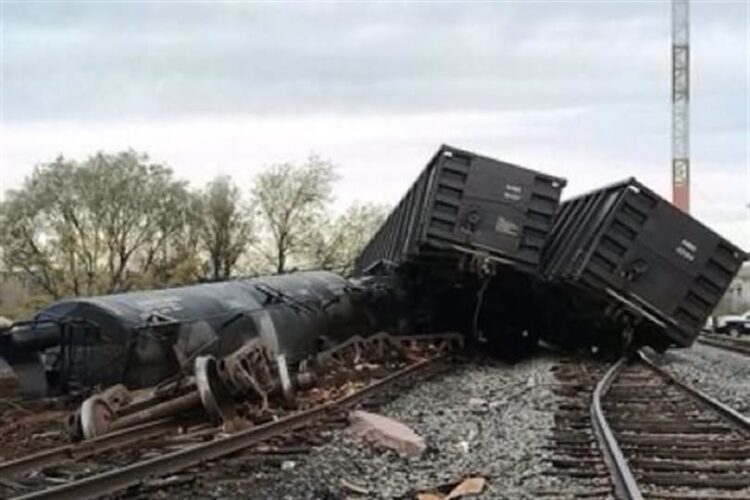 DESCARRILAMIENTO DE TREN PROVOCA DERRAME DE SUSTANCIA PELIGROSA EN SONORA.