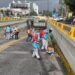 LIMPIAN GLORIETA BOCANEGRA TRAS LOS FESTEJOS POR EL TRIUNFO DE MÉXICO.