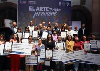 GOBIERNO DE LA CAPITAL PREMIA TALENTO INFANTIL EN “EL ARTE TAMBIÉN PREVIENE”
