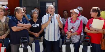 ENRIQUE GALINDO LLEVA OBRAS Y SERVICIOS AL FRACCIONAMIENTO VILLA RICA DURANTE LA JORNADA 236 DE DOMINGO DE PILAS