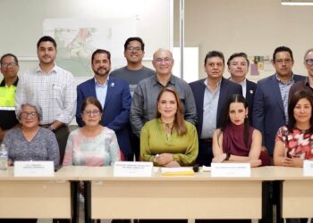 EMOTIVA CORONACIÓN MARCA EL INICIO DEL MES DEL ADULTO MAYOR.