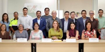 EMOTIVA CORONACIÓN MARCA EL INICIO DEL MES DEL ADULTO MAYOR.