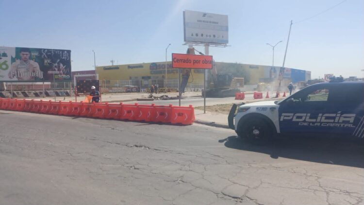 POLICÍA VIAL IMPLEMENTA DISPOSITIVO POR OBRAS EN EL BULEVAR JACOBO PAYÁN LATUFF