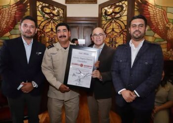 SAN LUIS RECONOCE EL VALOR Y LA ENTREGA DE SUS BOMBEROS.