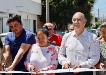 ENTREGAN DOS CALLES NUEVAS PAVIMENTADAS EN LA CAPITAL POTOSINA.