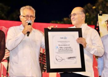 ¡SAN LUIS POTOSI BAILA AL RITMO DEL DANZÓN! 500 PAREJAS LLENAN DE MÚSICA LA PLAZA DE ARMAS.
