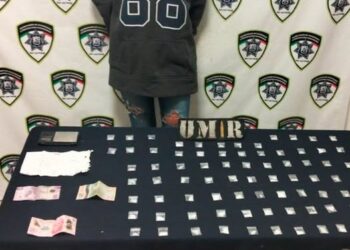 DETIENEN A MUJER CON 86 DOSIS DE PRESUNTA DROGA EN LA ZONA DE ABASTOS.