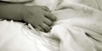 MUERE NIÑA DE UN AÑO EN VALLE DORADO, INVESTIGAN A CONDUCTORA QUE HABRÍA HUIDO TRAS EL CHOQUE.