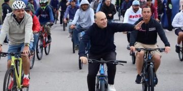 ENRIQUE GALINDO PONE A RODAR MÁS DE 400 BICICLETAS EN BENEFICIO DE LOS POTOSINOS.