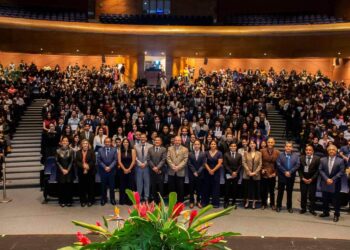 EGRESAN DE LA FACULTAD DE CIENCIAS DE LA UASLP NUEVOS PROFESIONISTAS, MAESTROS Y DOCTORES