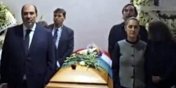 SHEINBAUM ACUDE AL FUNERAL DE CUAUHTÉMOC CÁRDENAS Y REALIZA GUARDIA DE HONOR