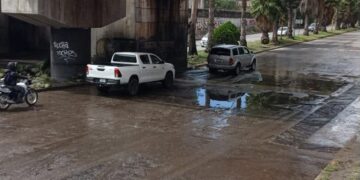 ¡ATAQUE EN SECUNDARIA DE TORREÓN DEJA A SUBDIRECTORA MUERTA Y TRES HERIDOS; DETIENEN A DOS EXALUMNOS