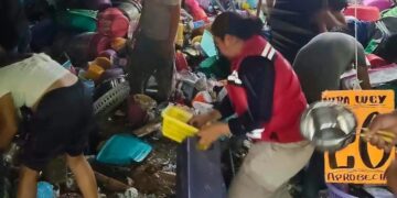 ¡ATAQUE EN SECUNDARIA DE TORREÓN DEJA A SUBDIRECTORA MUERTA Y TRES HERIDOS; DETIENEN A DOS EXALUMNOS