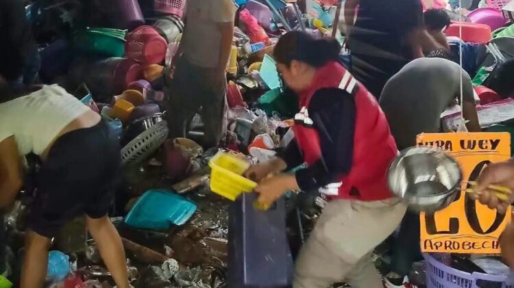 ¡ATAQUE EN SECUNDARIA DE TORREÓN DEJA A SUBDIRECTORA MUERTA Y TRES HERIDOS; DETIENEN A DOS EXALUMNOS